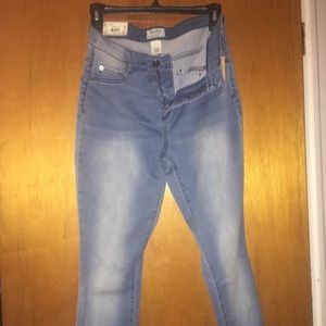 Light wash skinny  jeans